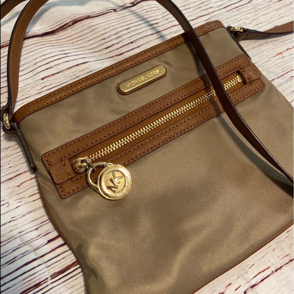 MK SMALL CROSSBODY